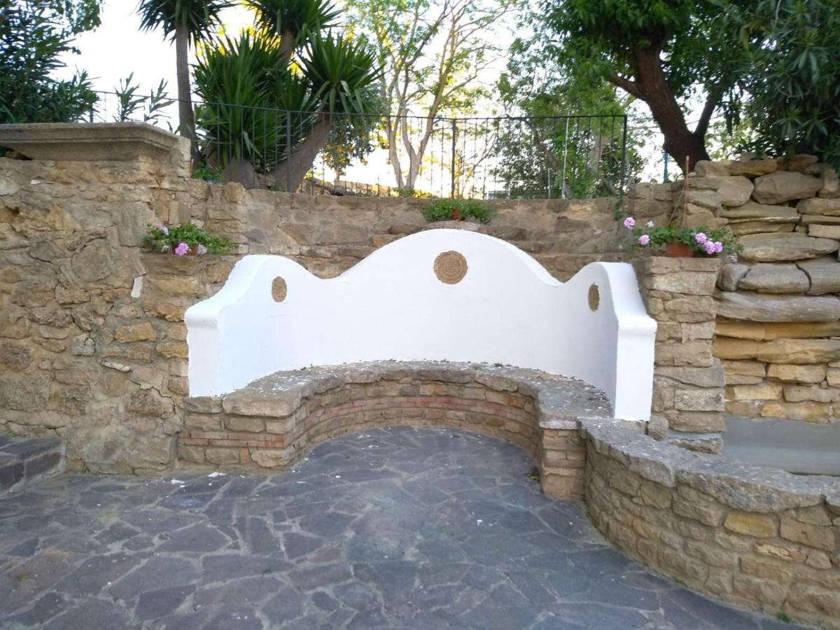فندق Casale Di Benedetto كالتاجيروني المظهر الخارجي الصورة